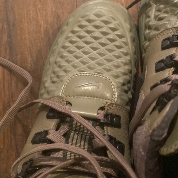 Nike Duck Boots - Picture 6 of 6